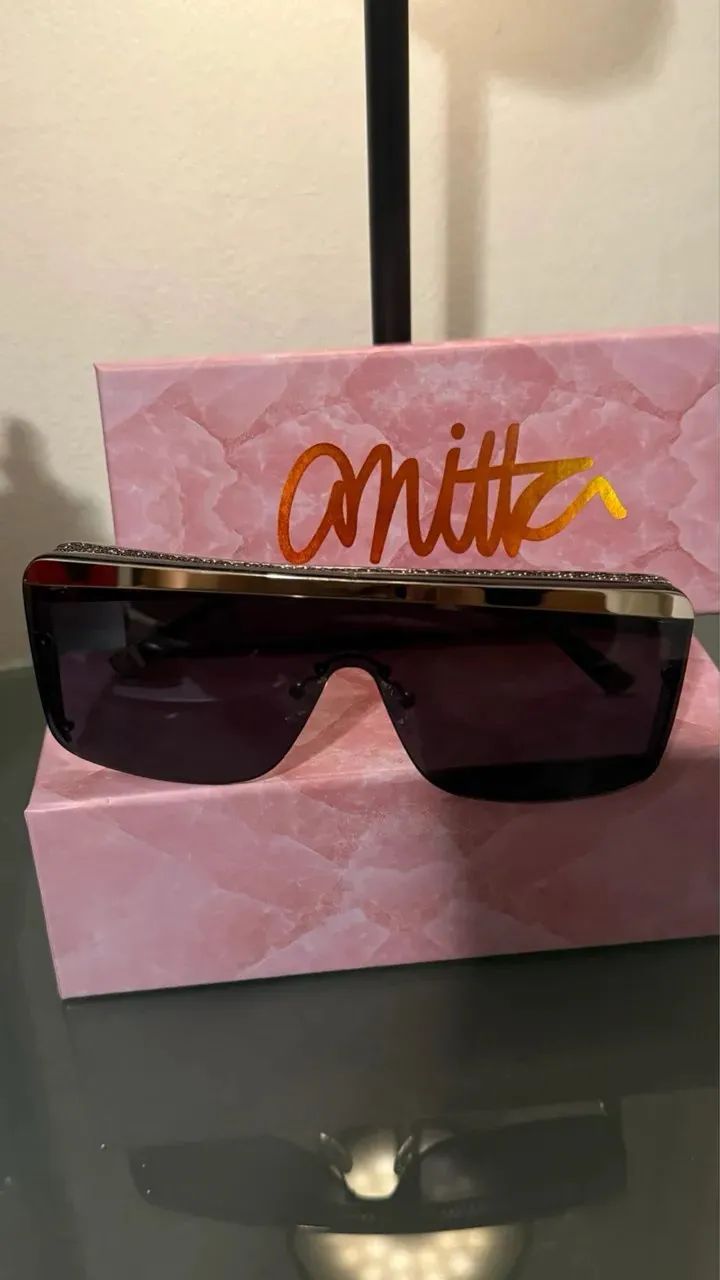 ÓCULOS ANITTA CHILLI BEANS RARO COLEÇÃO LIMITADA