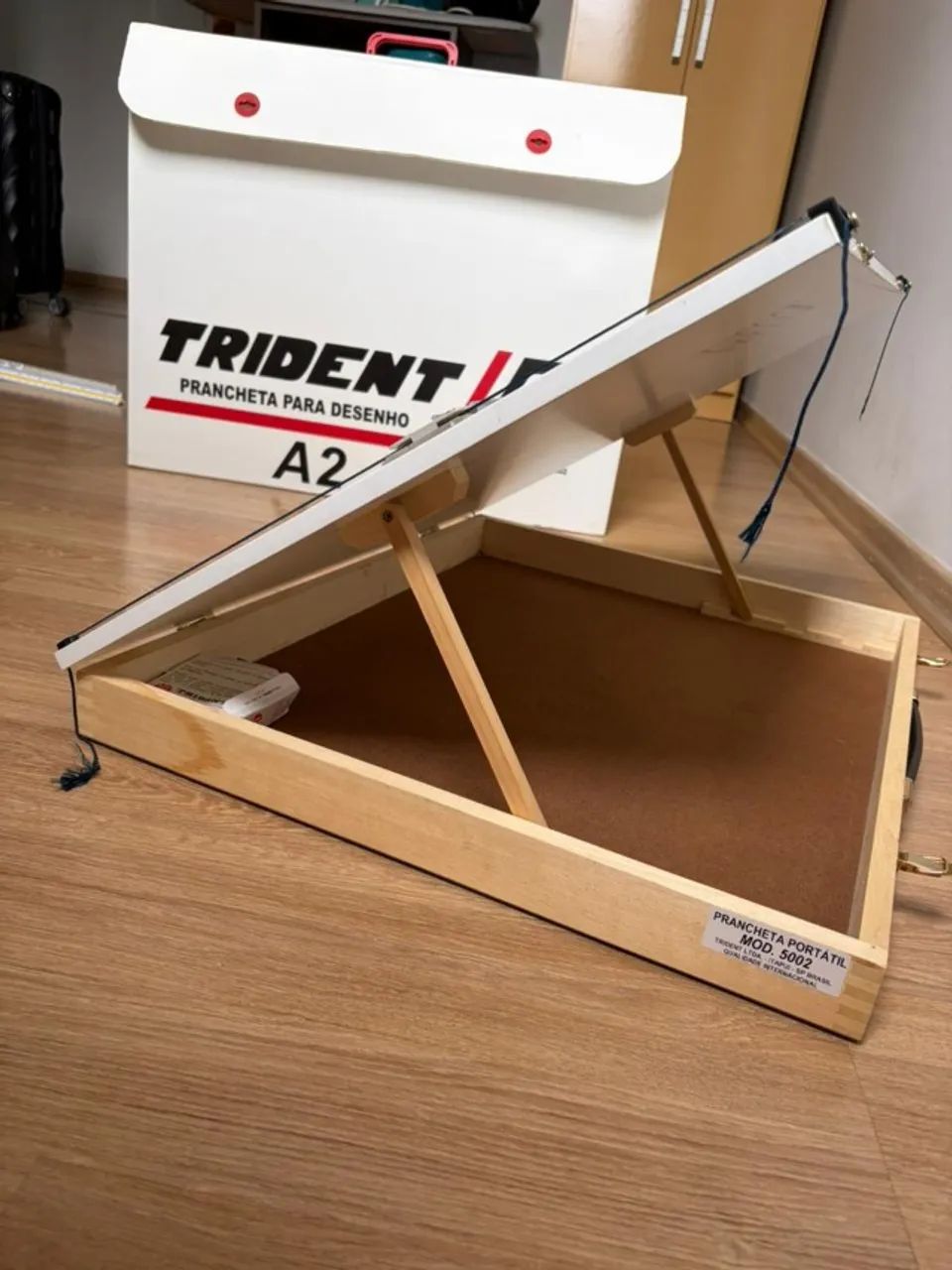 Prancheta Trident para desenho409382734309642241