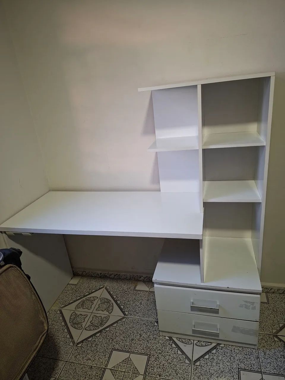 8Mesa/Estante de escritório em MDF, com duas gavetas e porta canetas segregado