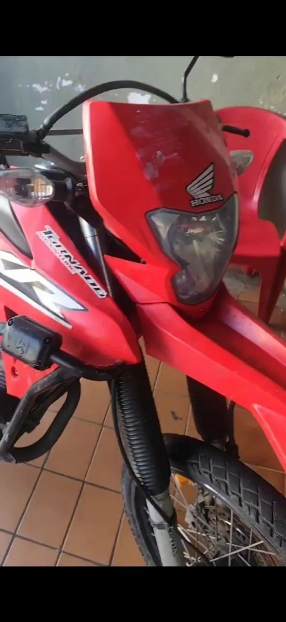 Vendo tornada , toda boa, moto de mulher 