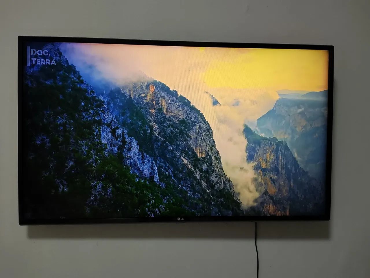 Smart TV LG 43 polegadas - Modelo 43LJ5500 - Foto 2