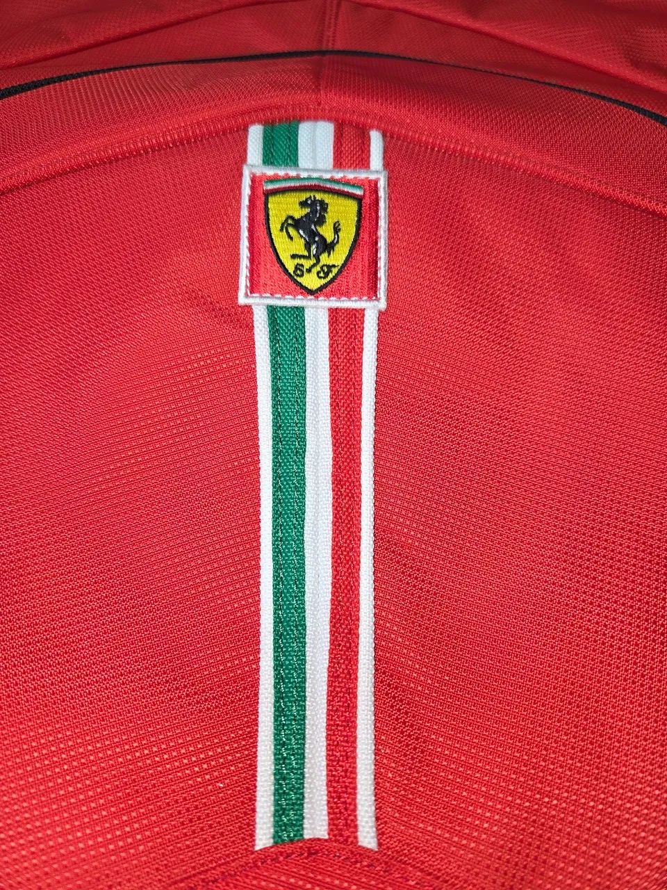 MINI MOCHILA FERRARI DA PUMA , TECIDO TEXTURIZADO  , NOVA ! - Foto 4