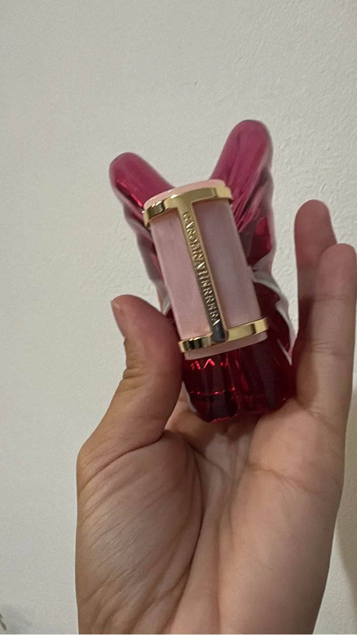 Perfume La Bomba Carolina Herreira 30 ML - Foto 3