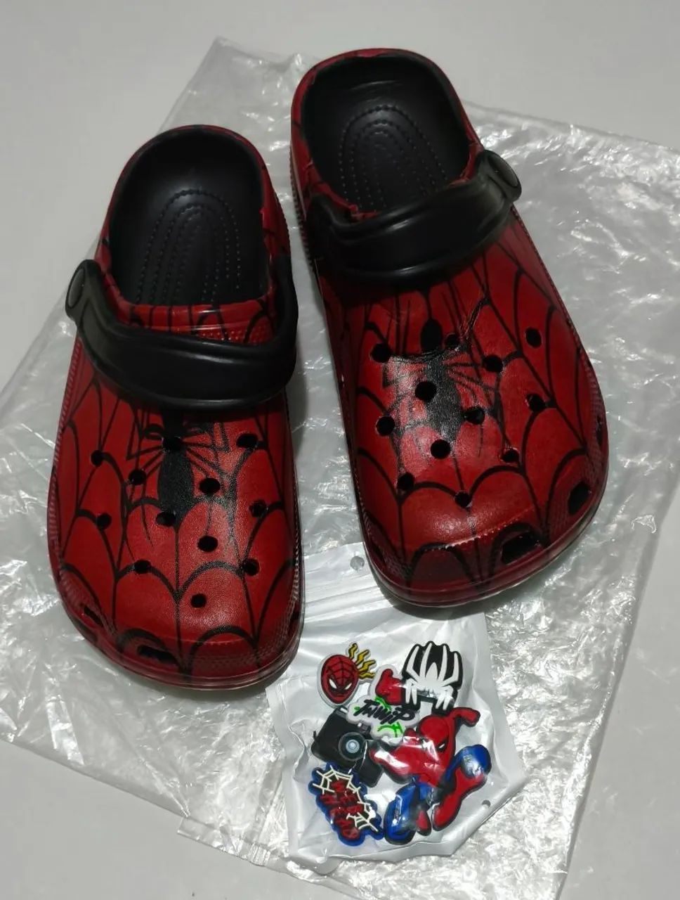 Crocs Marvel Spider-man. - Foto 3