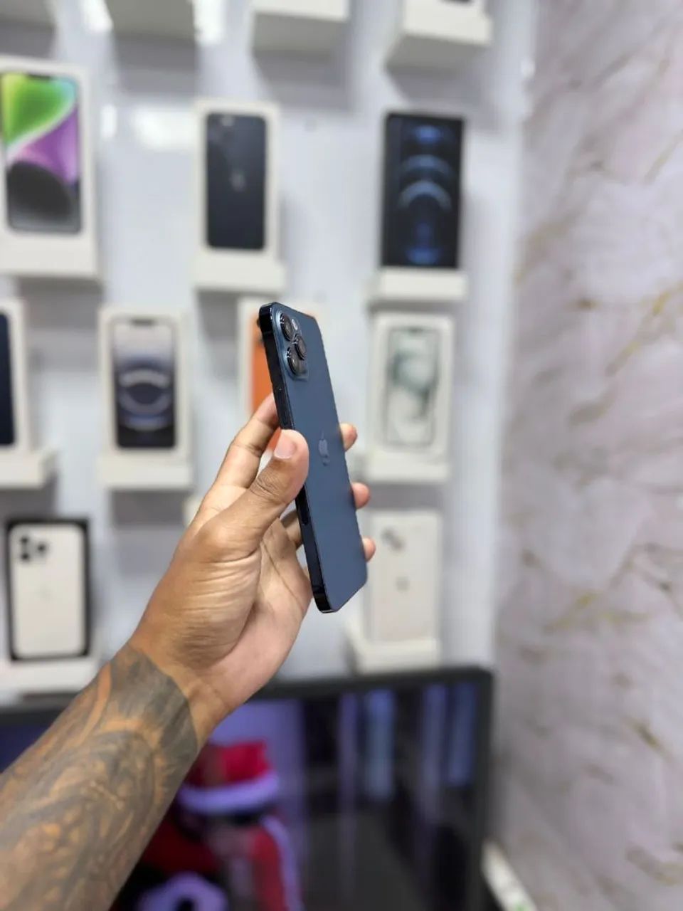 IPHONE 12 PRO MAX 128GB<br>R$ 1.999,00 MUITO TOP<br>CAMERA NOVA - Foto 5