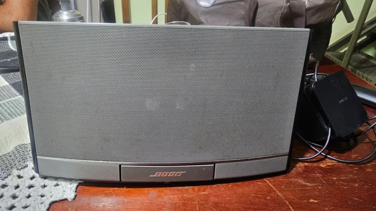 Som bose sounddock caixa bose c  Bluetooth alta qualidade e potencia da marca 