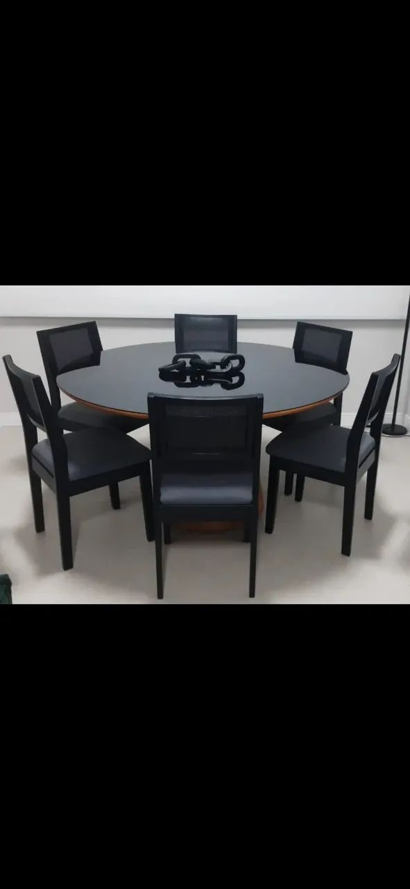 Mesa de jantar redonda com 6 cadeiras