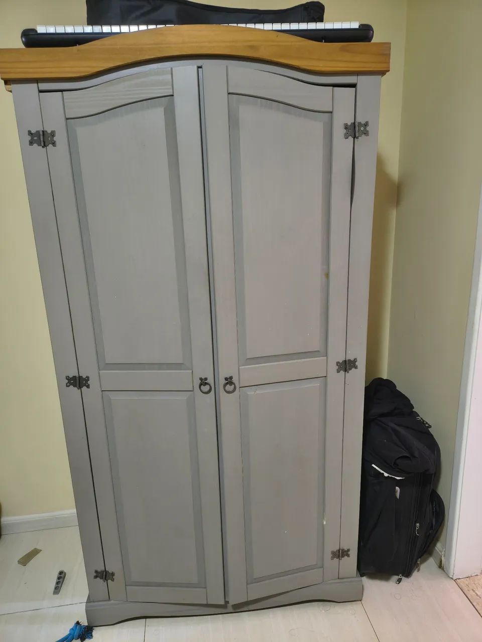 Vendo Guarda roupa 2 portas