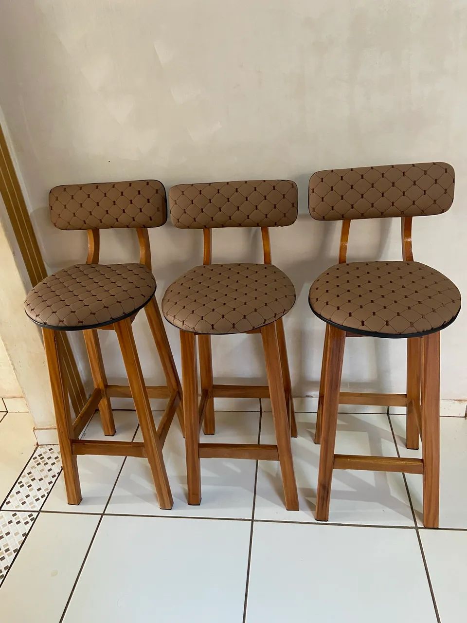 Kit com 3 banquetas  - Foto 5