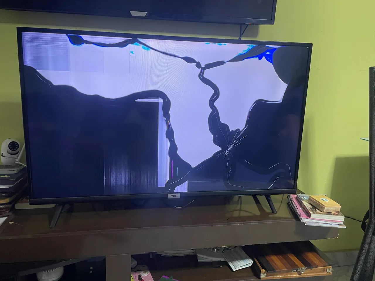Televisão para reparo.