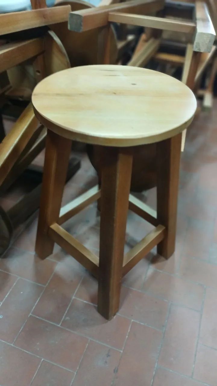 Banquetas de madeira maciça  - Foto 4