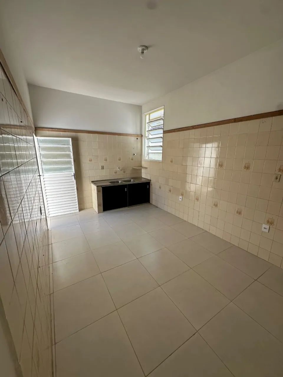 Aluga-se Casa 2 quartos| Funcionários  - Foto 3