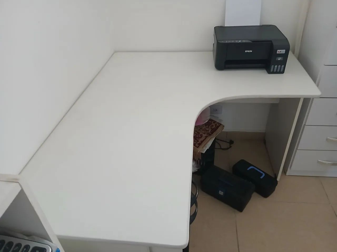 Mesa em L para escritório 