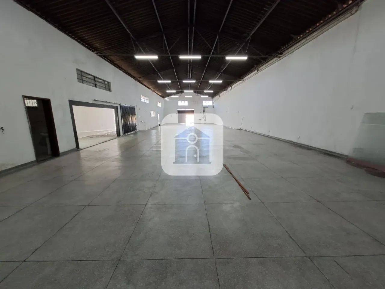 Galpão comercial para locação no bairro Roosevelt