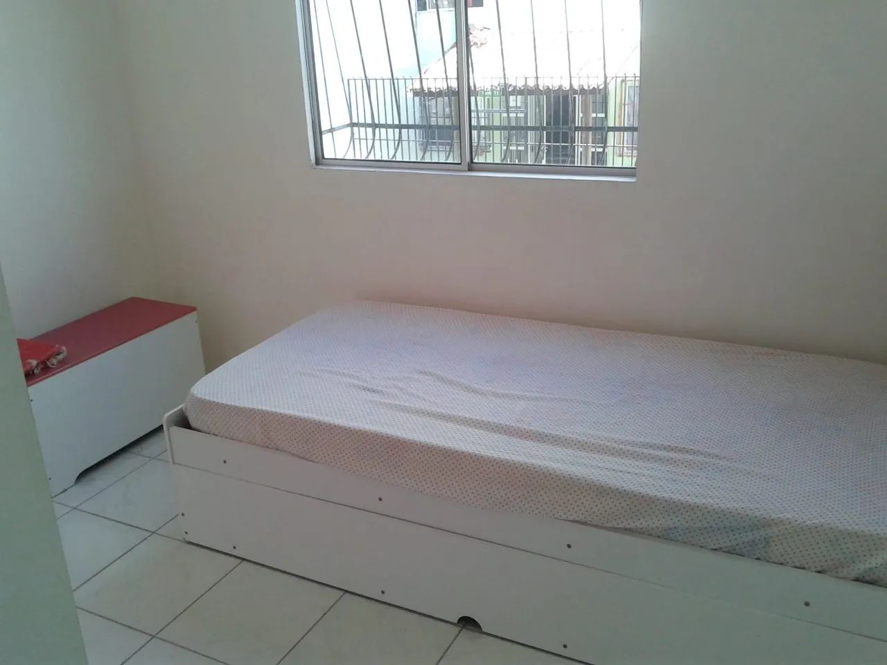 Aluga-se apartamento