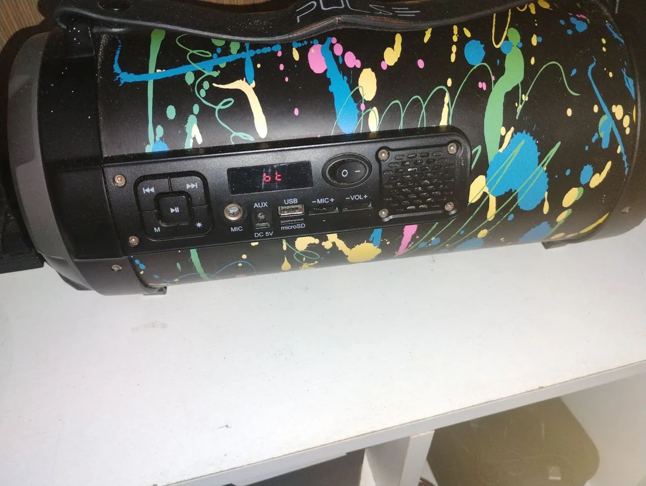 Caixa de som semi nova, funciona normalmente 180,00