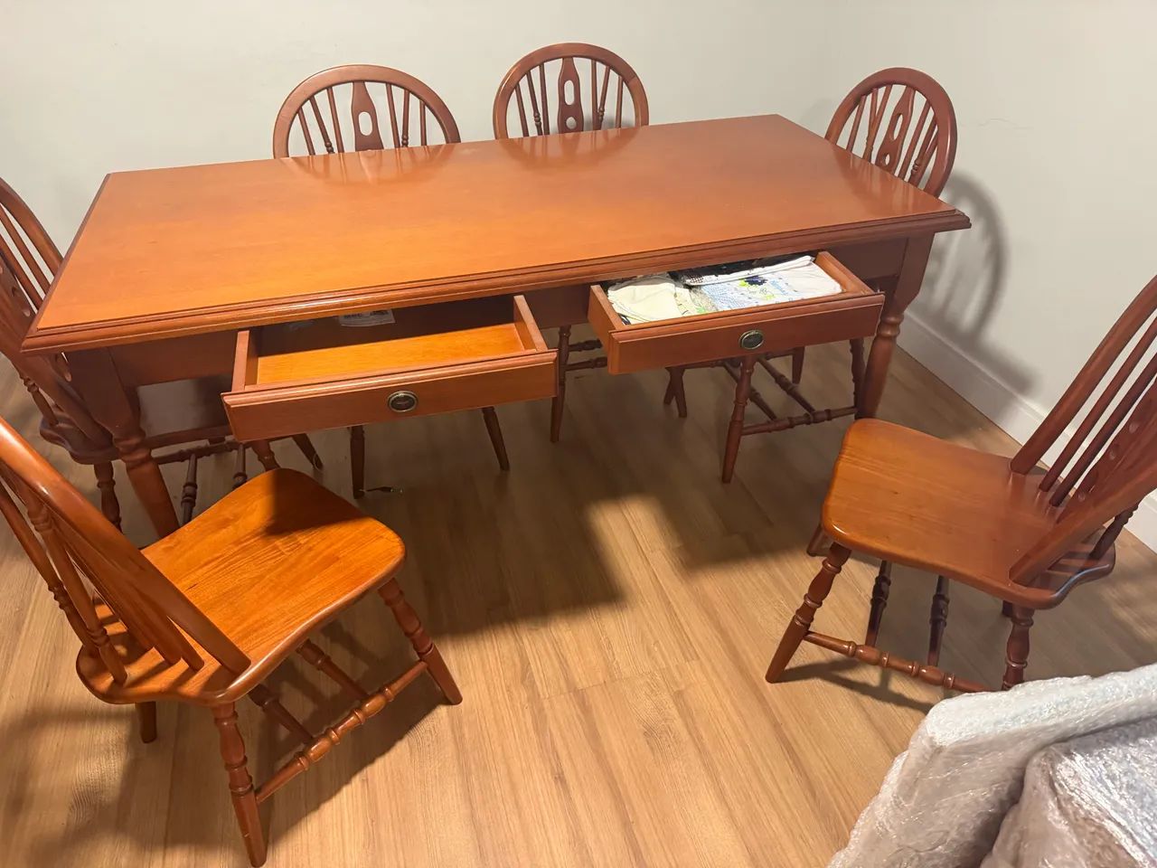 Mesa de madeira maciça - vintage - 6 lugares - mogno  - Foto 3