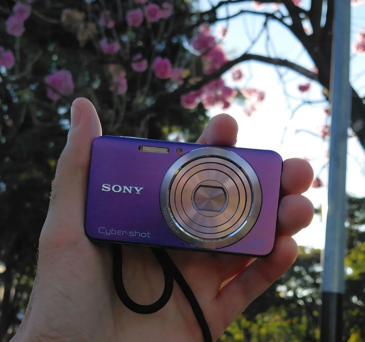 Camera Sony Cyber-shot DSC W630 - 16.1MP - COMPLETA NA CAIXA