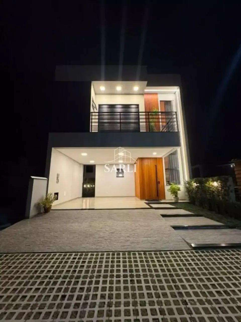 Casa mobiliada com 165m² em condomínio fechado no bairro Beira Rio