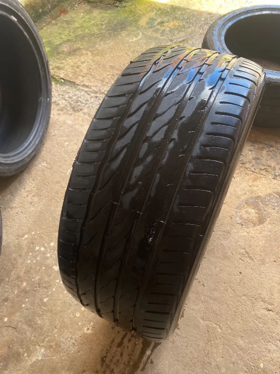 Pneu  235/45ZR18 - Foto 4