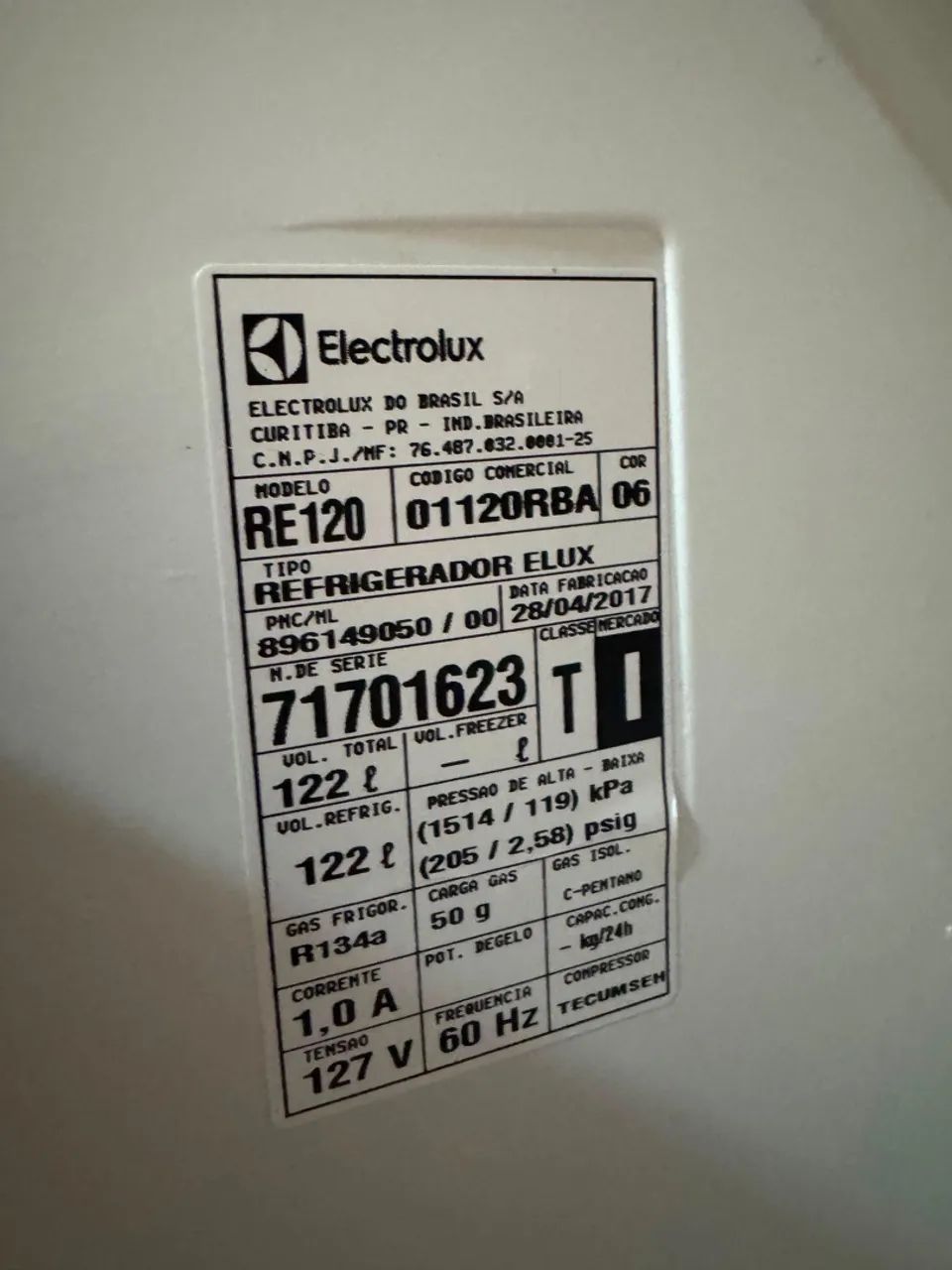 Vendo Frigobar Eletrolux RE120 - Foto 2