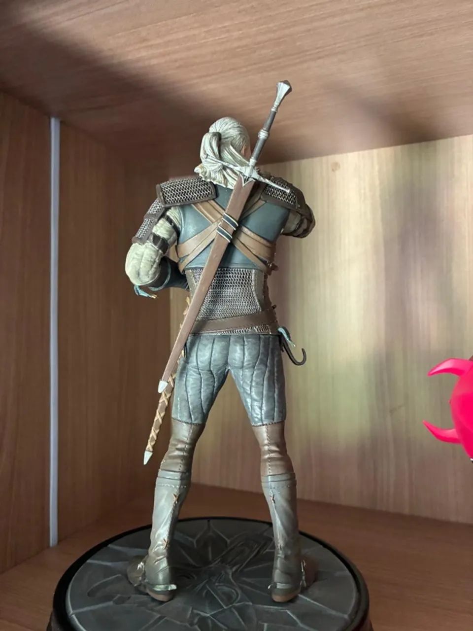 Dark Horse FIGURE THE WITCHER 3 - GERALT DE RIVIA. - Foto 4