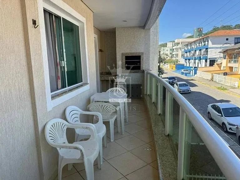 APARTAMENTO À VENDA COM 02 DORMITÓRIOS NO CENTRO DE BOMBINHAS