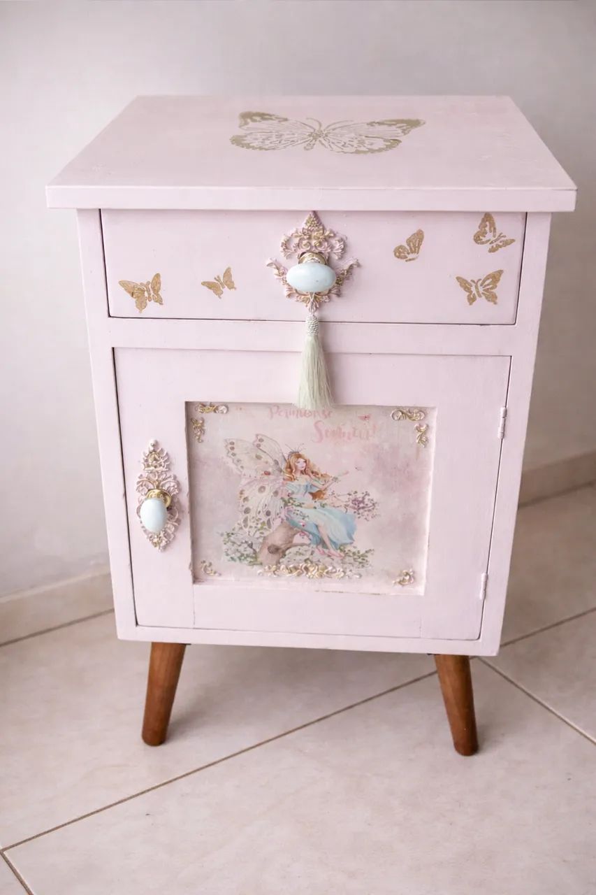 MESA DE CABECEIRA PROVENÇAL DELICADA E EXCLUSIVA