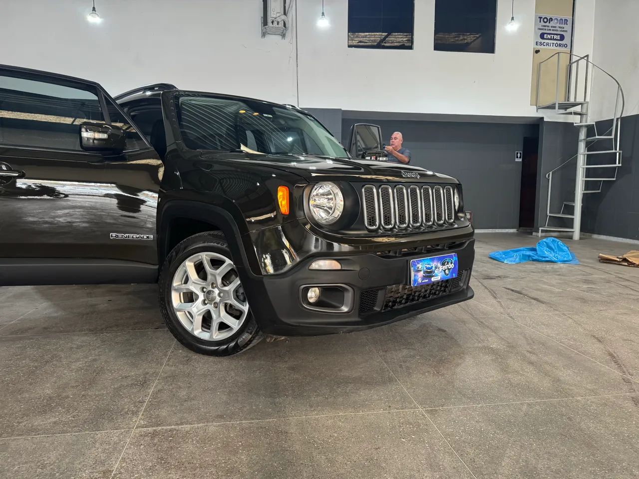 Jeep Renegade Longitude 1.8 4X2 Flex 16V Aut. 2017 - Foto 4