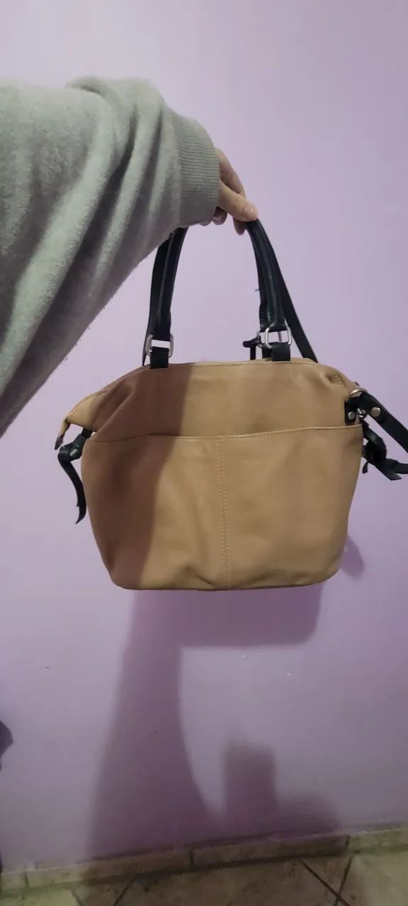 Bolsa Arezzo Couro Bege com detalhes preto - Foto 2