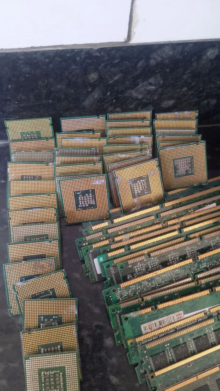Memórias e processadores antigos - Foto 2