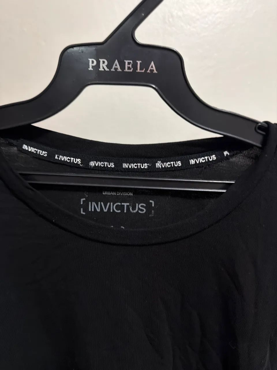 Vendo camiseta INVICTUS - Foto 3