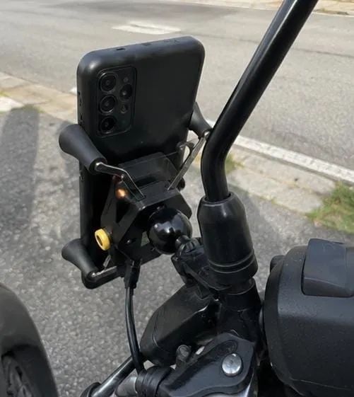 Suporte de Celular para Moto com USB | Garra + Elástico + Giro 360°