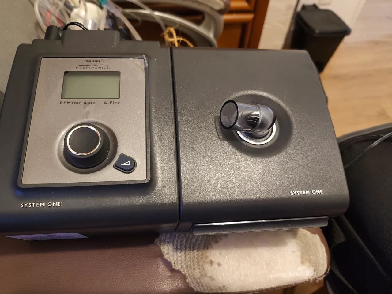 Cpap Philips sem máscara com respiradouro e traqueia