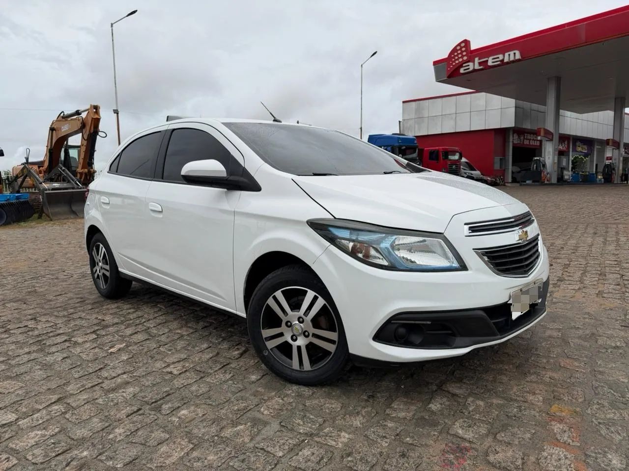 Chevrolet Onix Hatch LT 1.4 8V Flex Power Mec. 4P 2014 - Foto 2