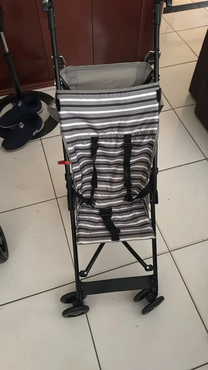 Vendo carrinho de bb