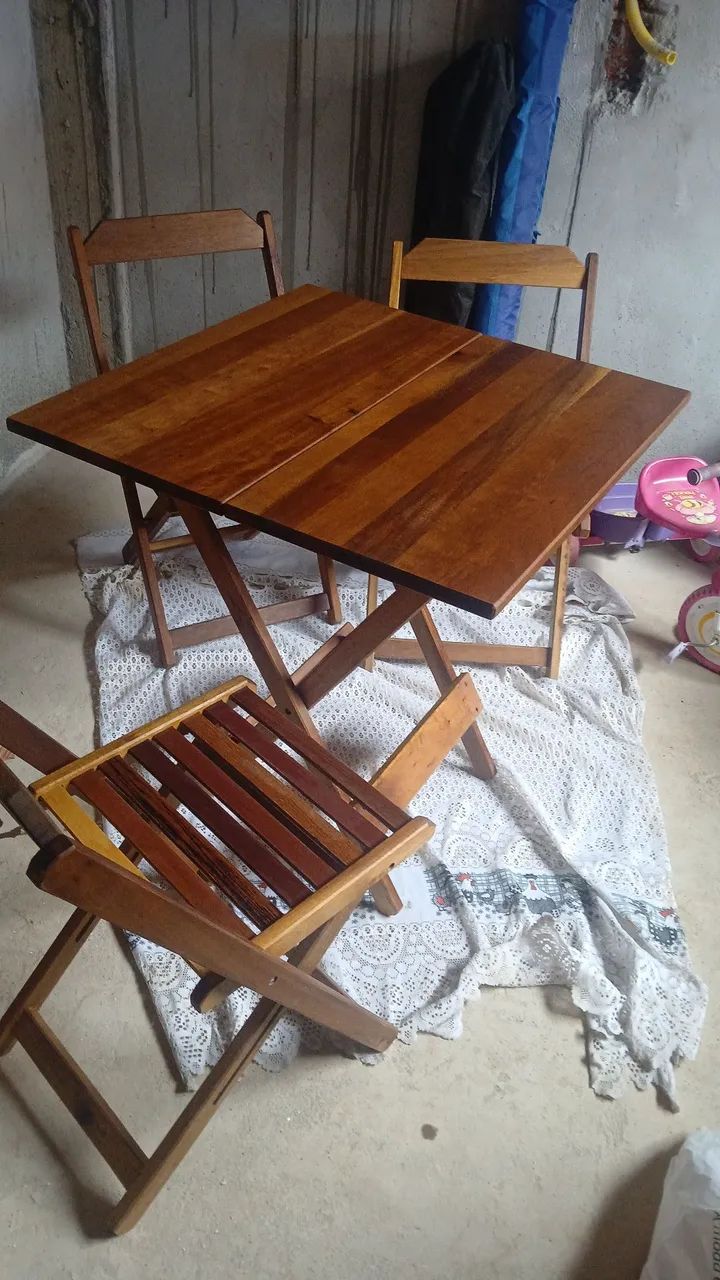 Vendo 5 jogos de mesa com 4 cadeiras cada - Foto 4