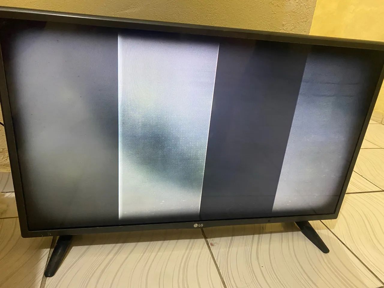 SMART TV 32 polegadas defeito na tela LG  - Foto 3