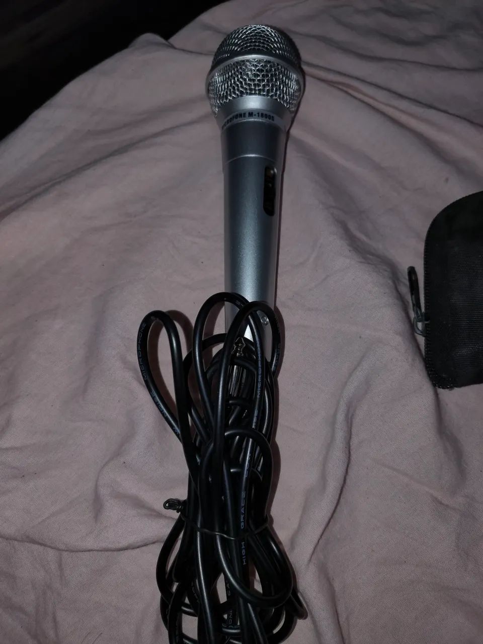 Microfone com fio
