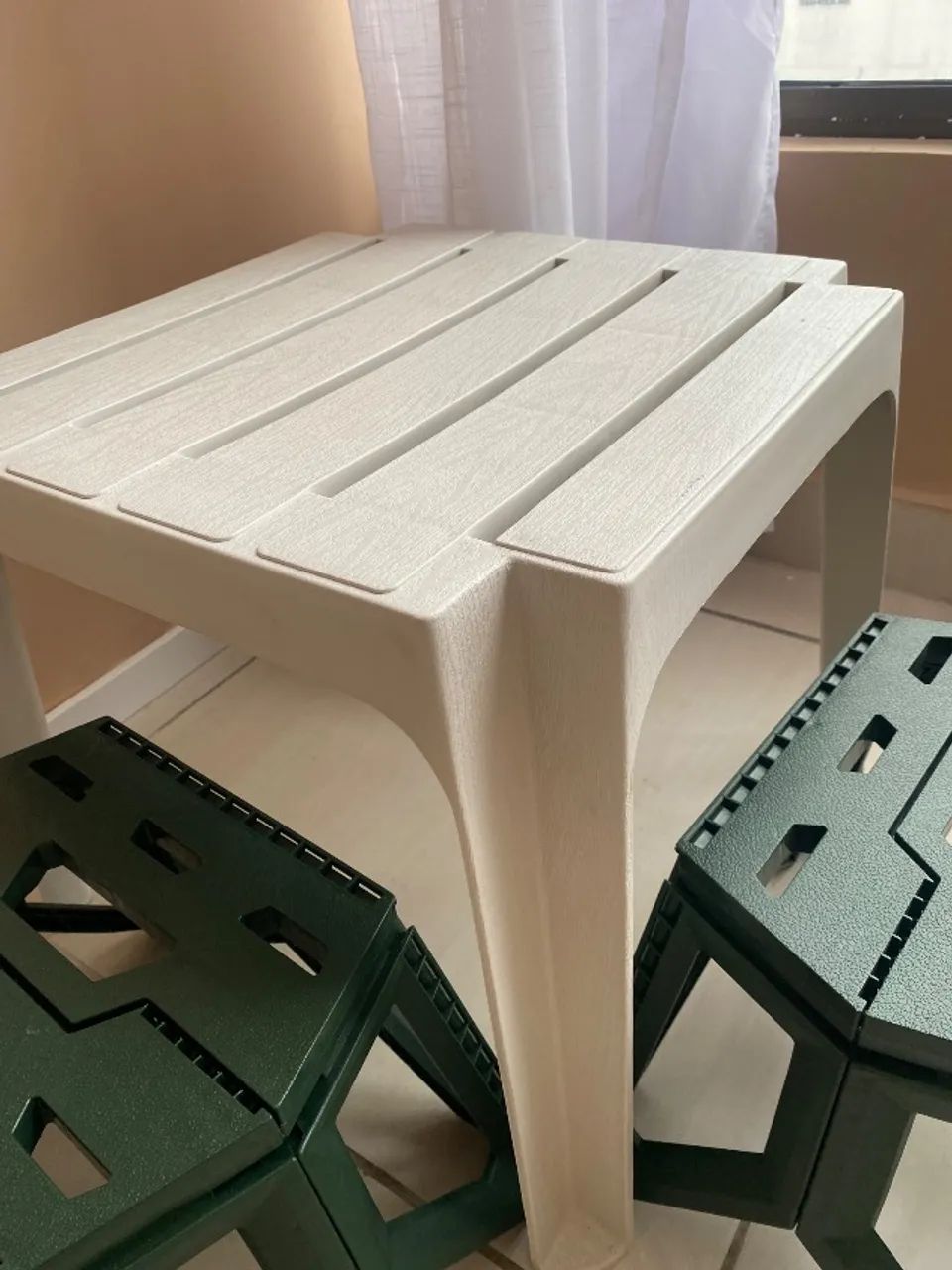 MESA INFANTIL COM BANQUINHOS  - Foto 5
