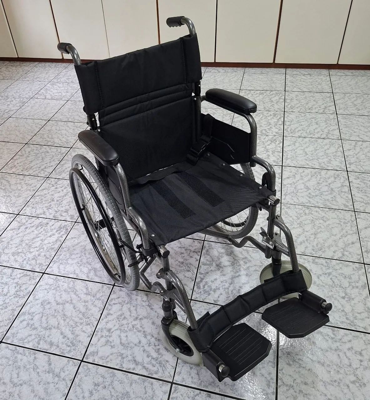 Cadeira de Roda - Foto 2