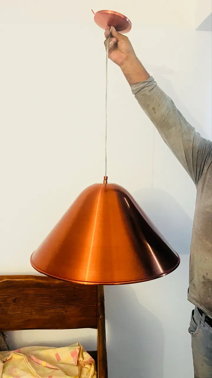 Pendente de alumínio na cor cobre