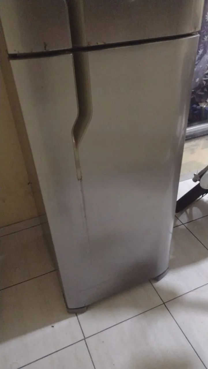 Geladeira inox ELETROLUX  - Foto 4