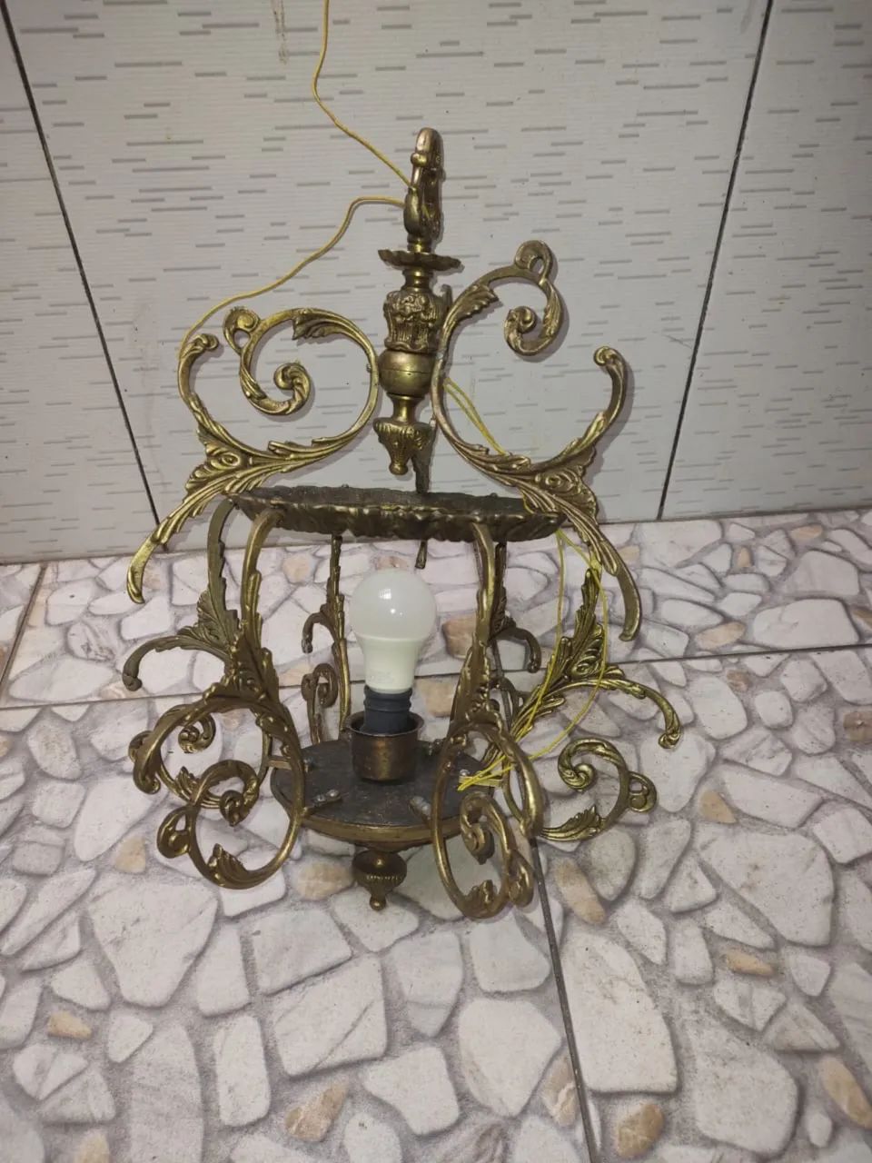 Lustre Raríssimo de Latão 