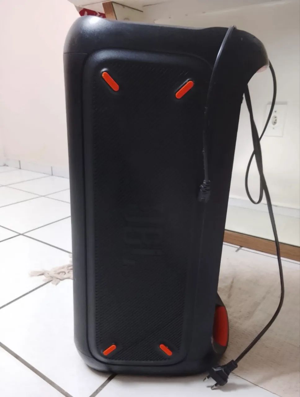 JBL partybox 100