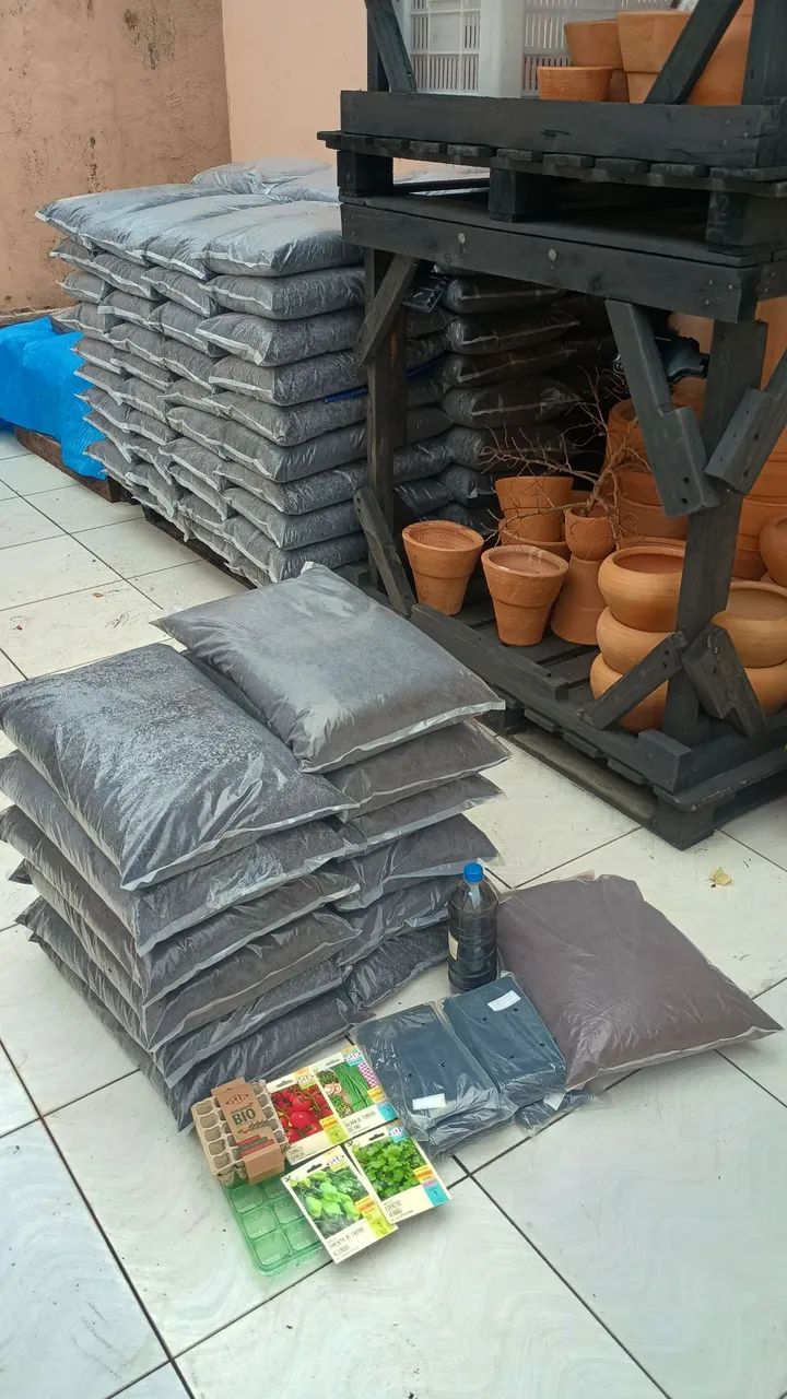 Terra Preta Adubada 100% Orgânica  - Foto 6