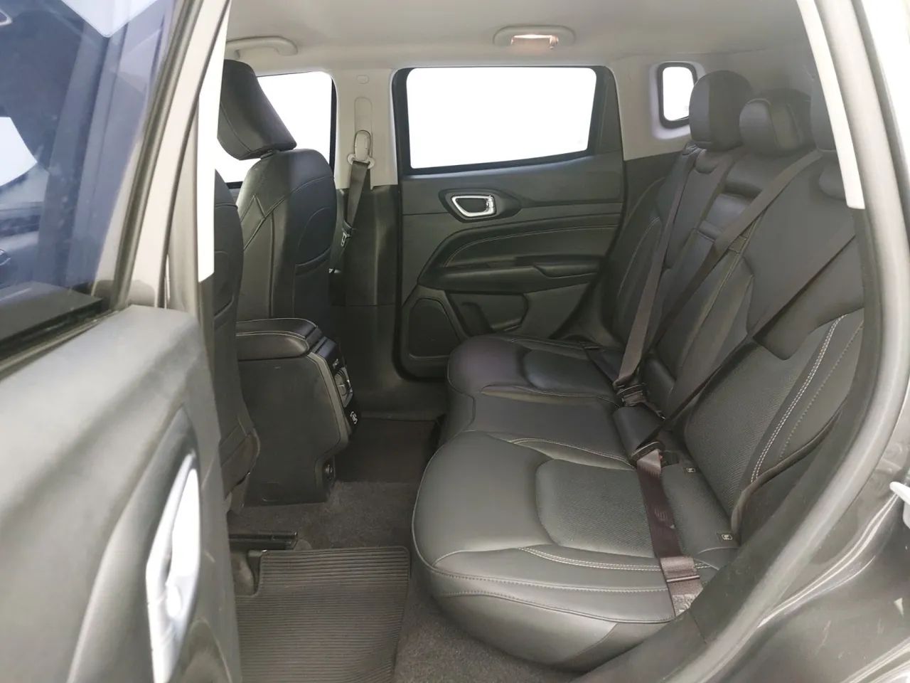 Jeep Compass LONG. T270 1.3 TB 4x2 Flex Aut., foto 17 de 18