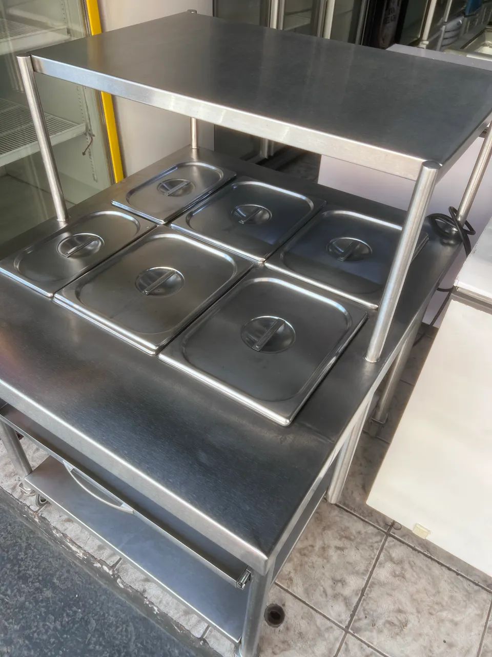 Mesa condimentadora de inox refrigerada  - Foto 4