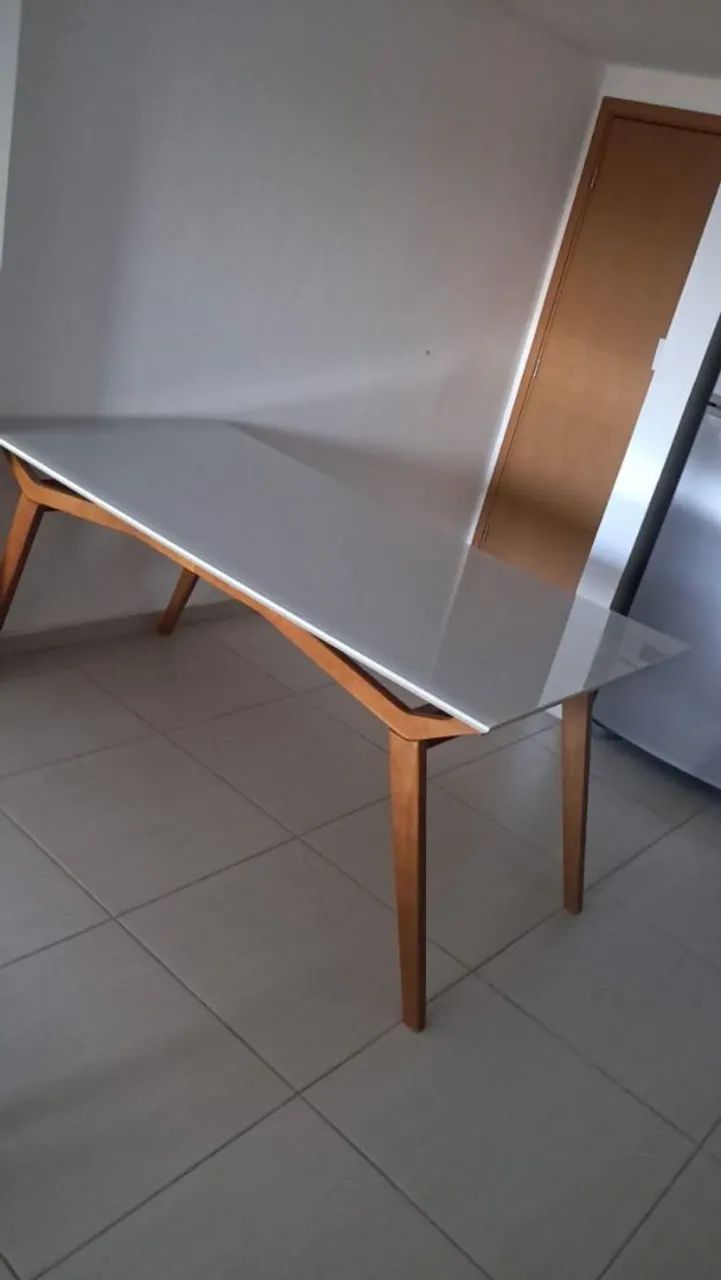 Mesa em madeira Nobre com tampo de vidro  - Foto 5