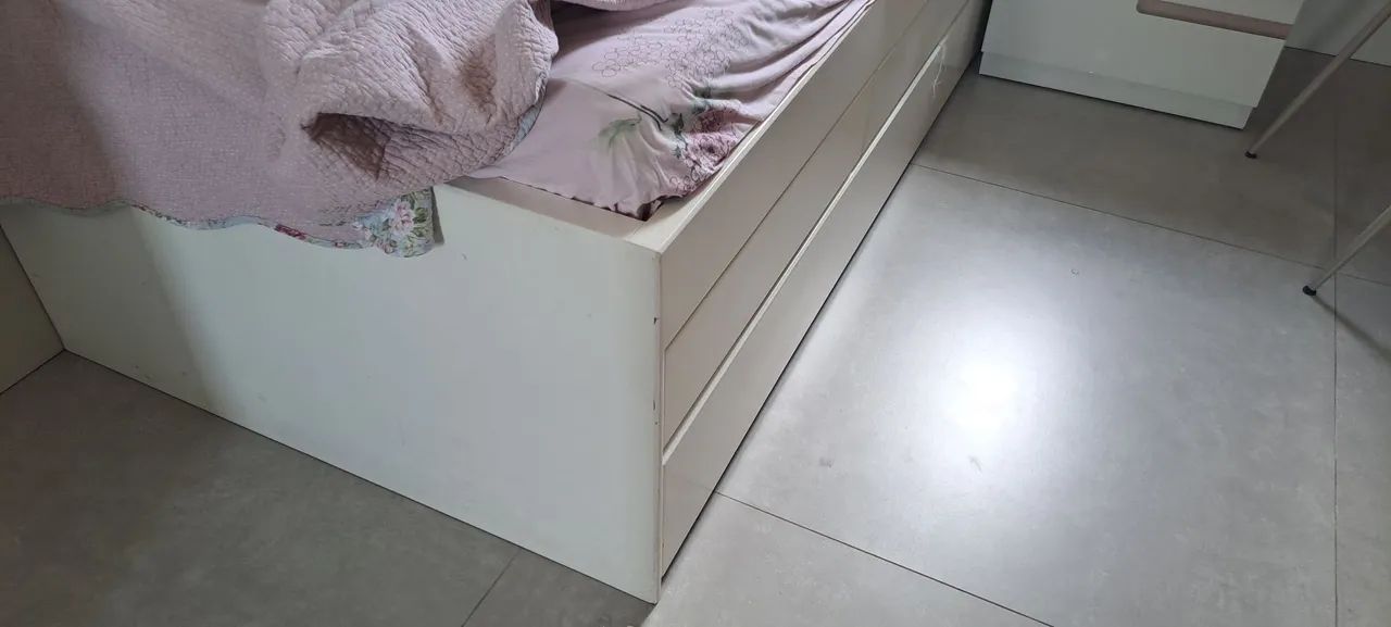 Vendo bicama com dois colchoes de solteiro. 0,97 cm de largura e 1,97 de comprimento  - Foto 4